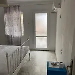 לינה וארוחת בוקר Yali Butik 3*