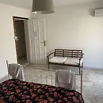 Alojamento de Acomodação e Pequeno-almoço Yali Butik