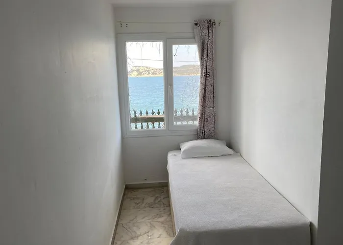 Couette-café Yali Butik 3*