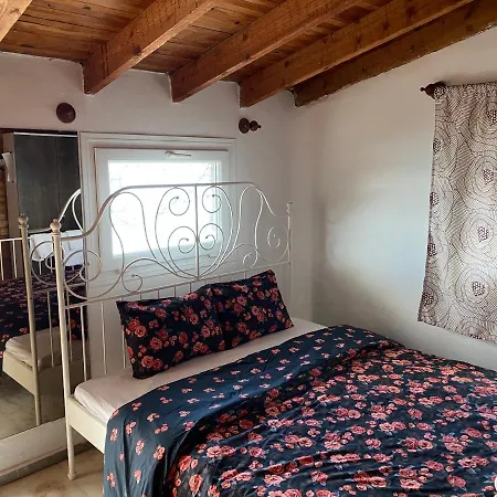 Bed & Breakfast Yali Butik 3*