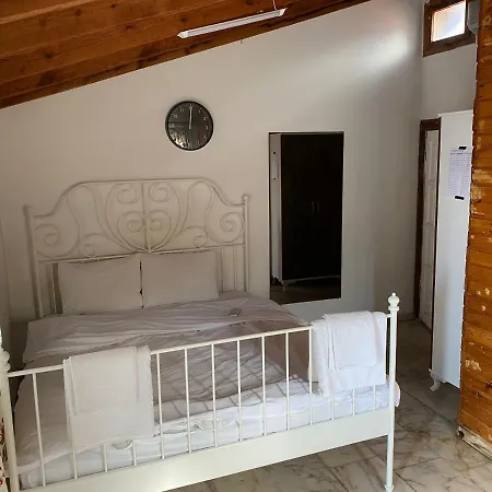 Bed & Breakfast Yali Butik