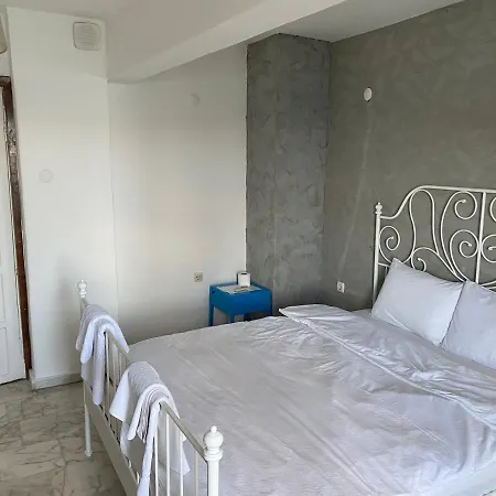 Bed & Breakfast Yali Butik 3*