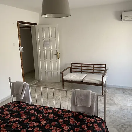 Bed & Breakfast Yali Butik