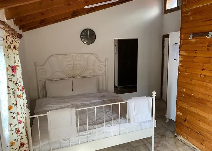 Bed & Breakfast Yali Butik